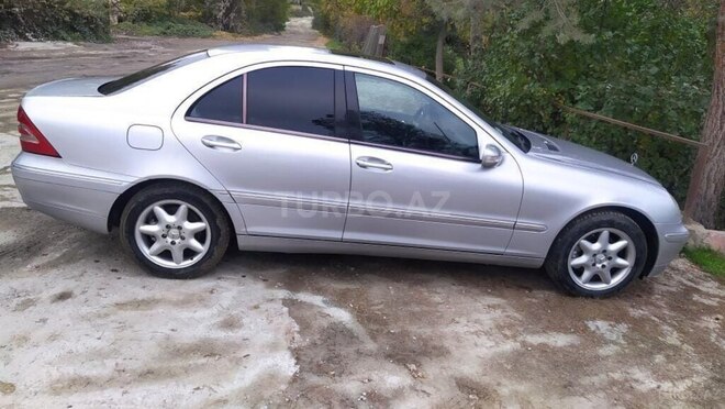 Mercedes C 240 2000, 260,000 km - 2.4 л - Bakı