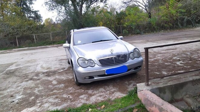 Mercedes C 240 2000, 260,000 km - 2.4 л - Bakı