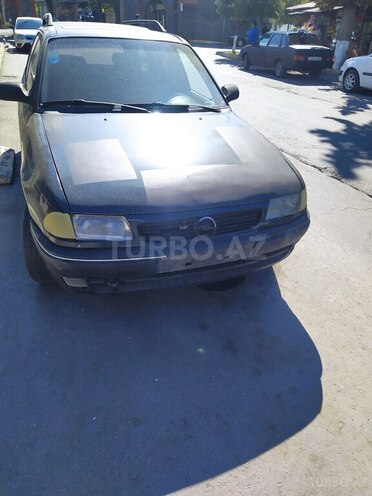 Opel Astra 1996, 400,000 km - 1.6 l - Zaqatala