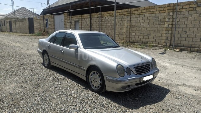 Mercedes E 280 2001, 320,000 km - 2.8 l - Gəncə