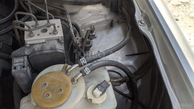 Mercedes E 280 2001, 320,000 km - 2.8 l - Gəncə
