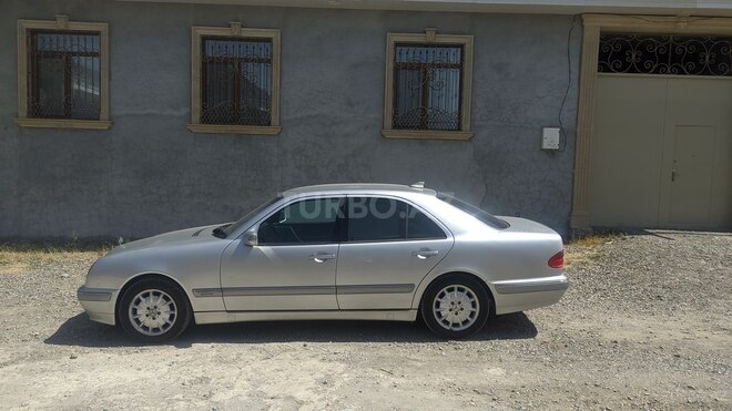 Mercedes E 280 2001, 320,000 km - 2.8 l - Gəncə