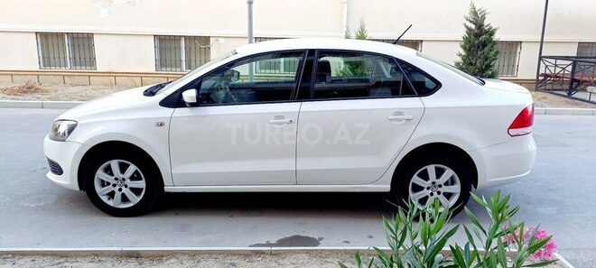 Volkswagen Polo 2013, 236,000 km - 1.6 l - Bakı