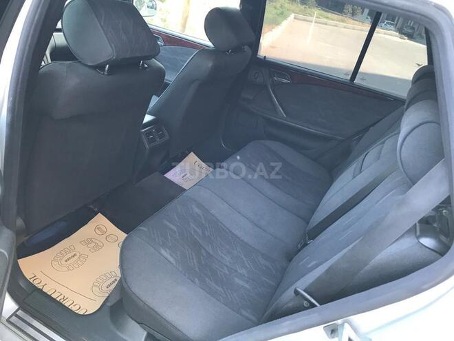 Mercedes E 220 2001, 479,354 km - 2.2 l - Bakı