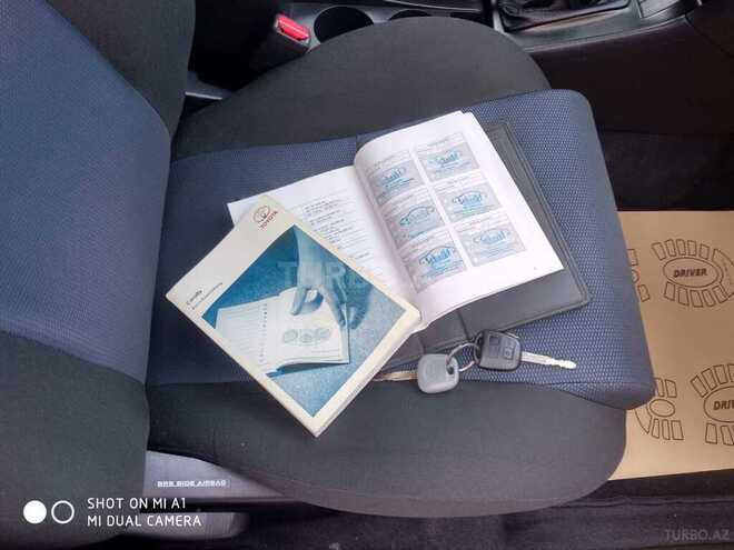 Toyota Corolla 2005, 238,500 km - 1.4 l - Sumqayıt