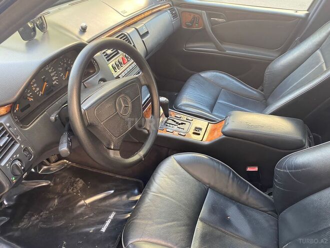 Mercedes E 230 1997, 380,000 km - 2.3 l - Bakı