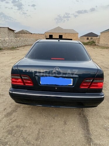 Mercedes E 240 2000, 342,121 km - 2.4 l - Xırdalan