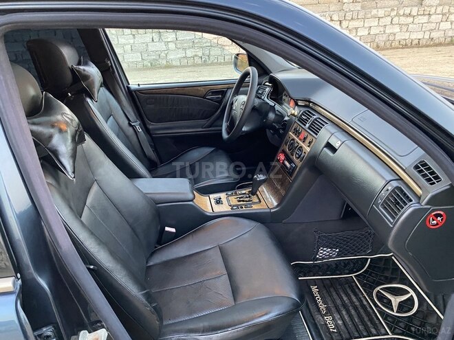 Mercedes E 240 2000, 342,121 km - 2.4 l - Xırdalan