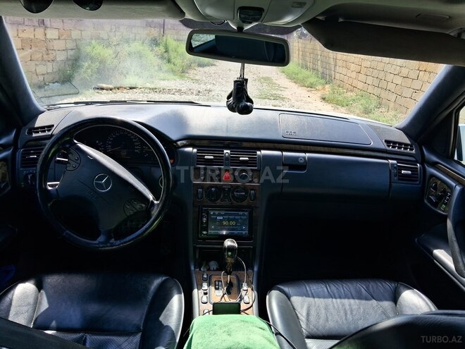 Mercedes E 220 2000, 329,400 km - 2.2 л - Bakı