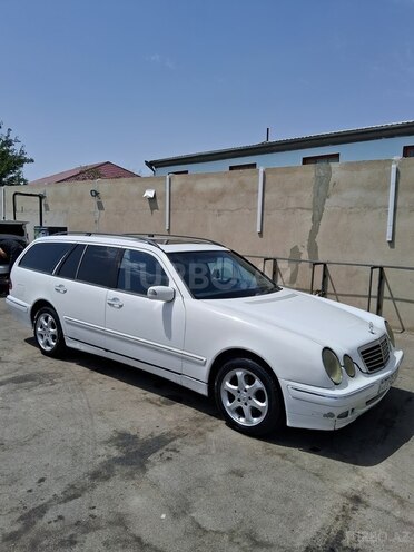 Mercedes E 220 2000, 329,400 km - 2.2 л - Bakı