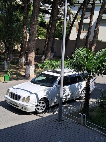 Mercedes E 220 2000, 329,400 km - 2.2 л - Bakı