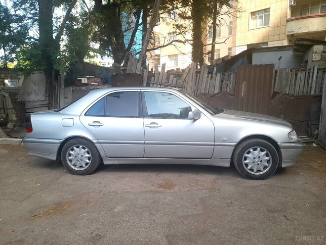 Mercedes C 220 1998, 321,000 km - 2.2 l - Bakı