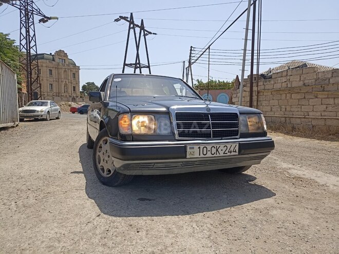 Mercedes E 220 1993, 453,000 km - 2.2 l - Bakı