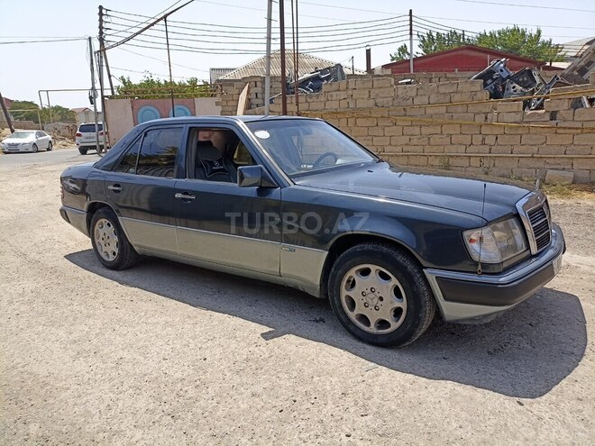 Mercedes E 220 1993, 453,000 km - 2.2 l - Bakı