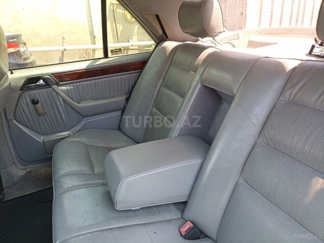 Mercedes E 220 1993, 453,000 km - 2.2 l - Bakı