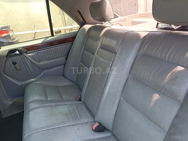 Mercedes E 220 1993, 453,000 km - 2.2 l - Bakı