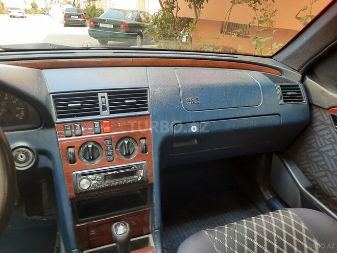 Mercedes C 220 1995, 302,080 km - 2.2 л - Bakı
