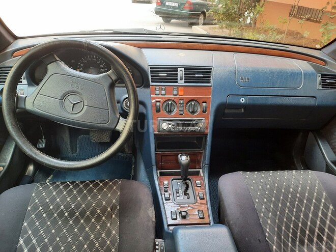 Mercedes C 220 1995, 302,080 km - 2.2 л - Bakı