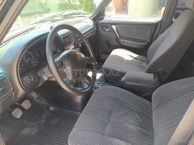 GAZ 3110 2001, 401,000 km - 2.3 л - Astara