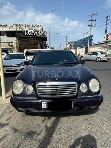 Mercedes E 240 1997, 310,000 km - 2.4 л - Bakı