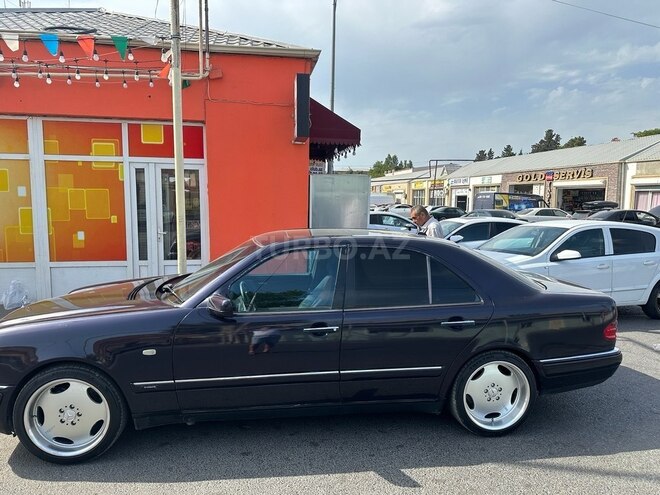 Mercedes E 240 1997, 310,000 km - 2.4 л - Bakı