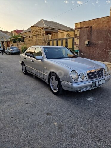 Mercedes E 230 1996, 326,213 km - 2.3 l - Bakı