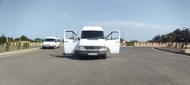 Mercedes Sprinter 412 2000, 954,624 km - 2.9 l - Neftçala