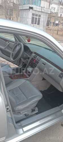 Mercedes E 240 2000, 291,000 km - 2.4 л - Mingəçevir
