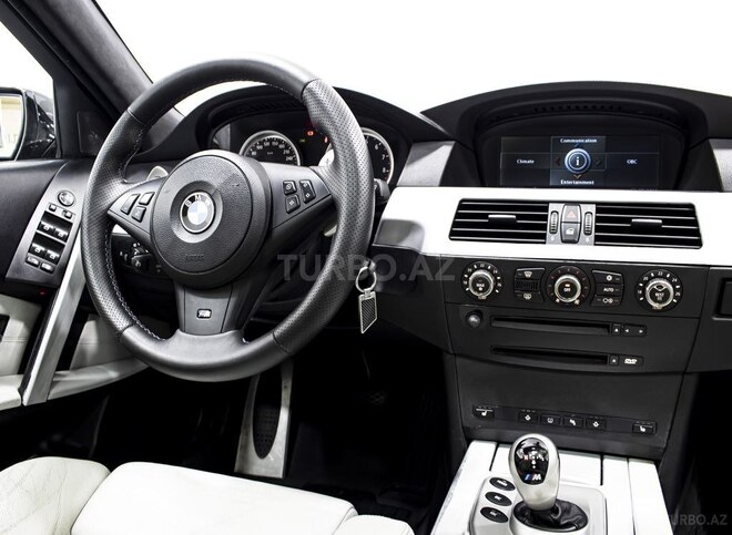 BMW M5 2005, 154,000 km - 5.0 l - Bakı