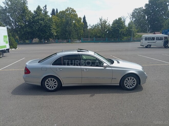 Mercedes E 220 2006, 320,000 km - 2.2 l - Qazax