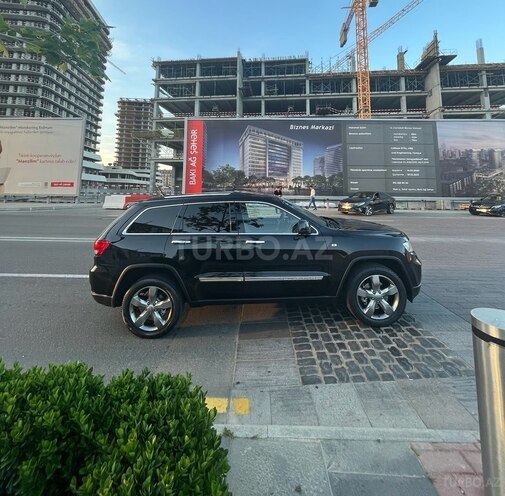 Jeep Grand Cherokee 2011, 240,000 km - 3.6 л - Bakı