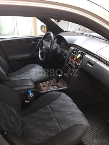 Mercedes E 270 2000, 506,000 km - 2.7 l - Şəki