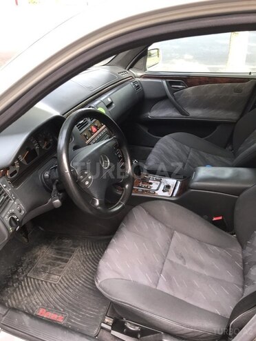 Mercedes E 270 2000, 506,000 km - 2.7 l - Şəki