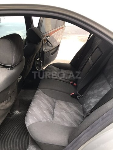 Mercedes E 270 2000, 506,000 km - 2.7 l - Şəki