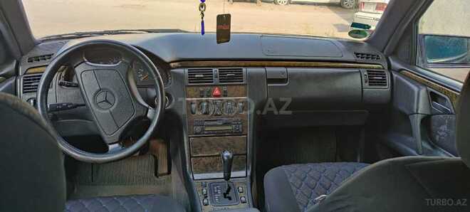 Mercedes E 240 1997, 338,000 km - 2.4 л - Bakı
