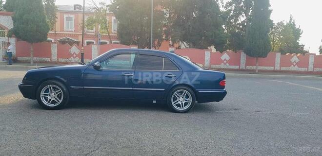 Mercedes E 240 2000, 450,000 km - 2.4 l - Gəncə