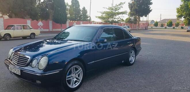 Mercedes E 240 2000, 450,000 km - 2.4 l - Gəncə