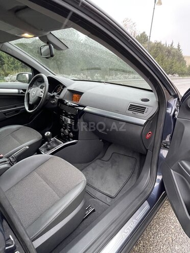 Opel Astra 2010, 49,800 km - 1.4 l - Bakı
