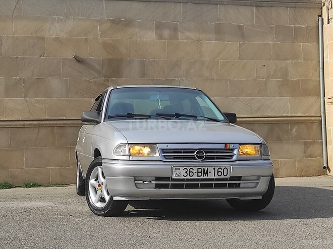 Opel Astra 1992, 395,000 km - 1.8 л - Bakı