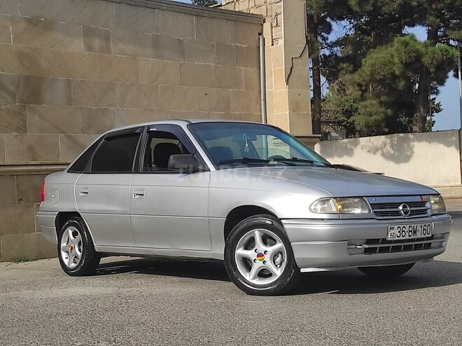 Opel Astra 1992, 395,000 km - 1.8 л - Bakı