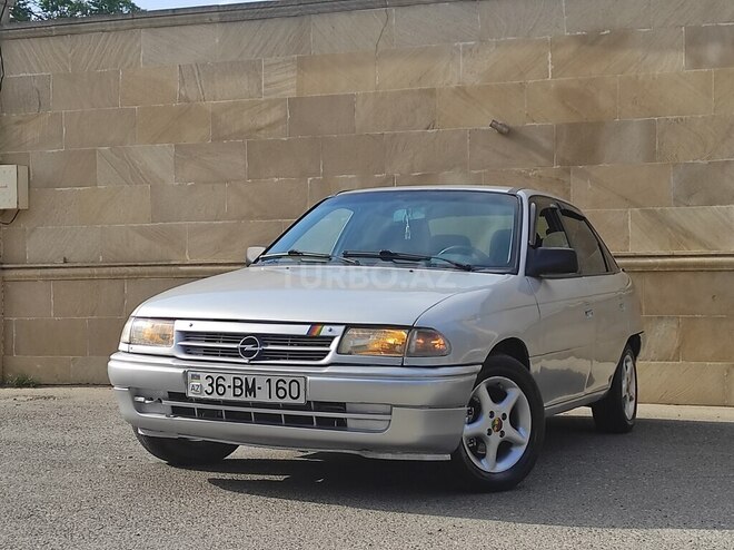 Opel Astra 1992, 395,000 km - 1.8 л - Bakı