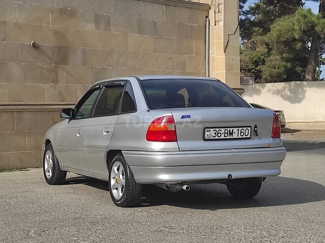 Opel Astra 1992, 395,000 km - 1.8 л - Bakı