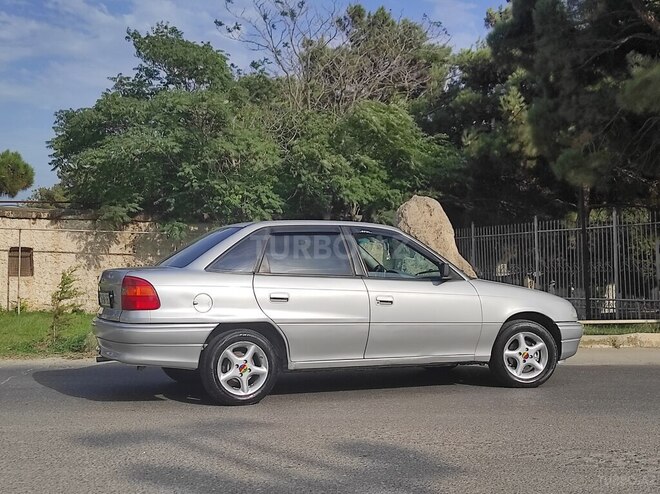 Opel Astra 1992, 395,000 km - 1.8 л - Bakı