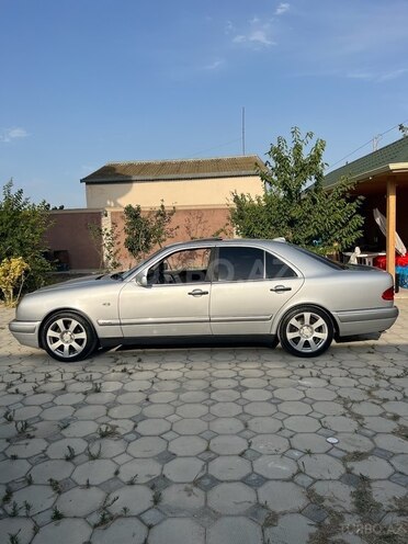 Mercedes E 230 1996, 390,000 km - 2.3 l - Bakı