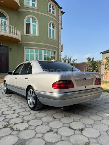 Mercedes E 230 1996, 390,000 km - 2.3 l - Bakı