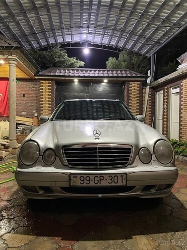 Mercedes E 220 2001, 490,000 km - 2.2 л - Bakı