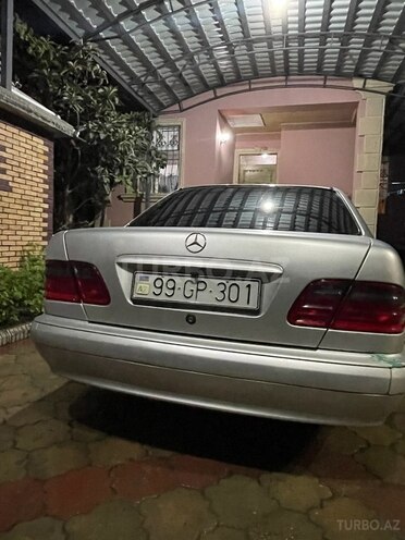 Mercedes E 220 2001, 490,000 km - 2.2 л - Bakı