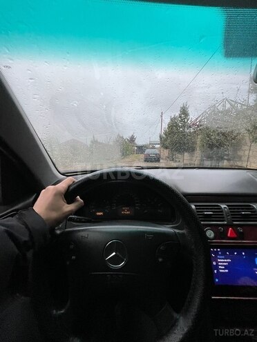 Mercedes E 220 2001, 490,000 km - 2.2 л - Bakı