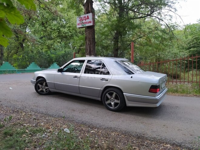 Mercedes E 220 1995, 245,000 km - 2.2 l - Bərdə