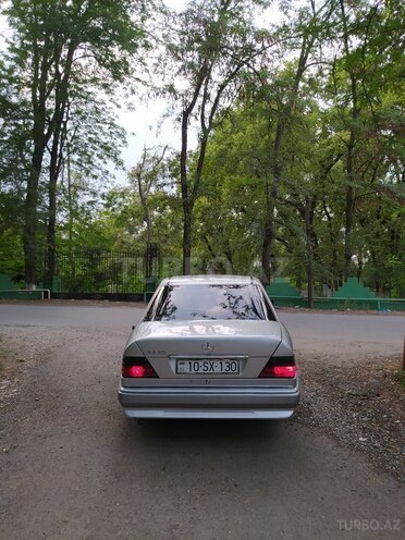 Mercedes E 220 1995, 245,000 km - 2.2 l - Bərdə